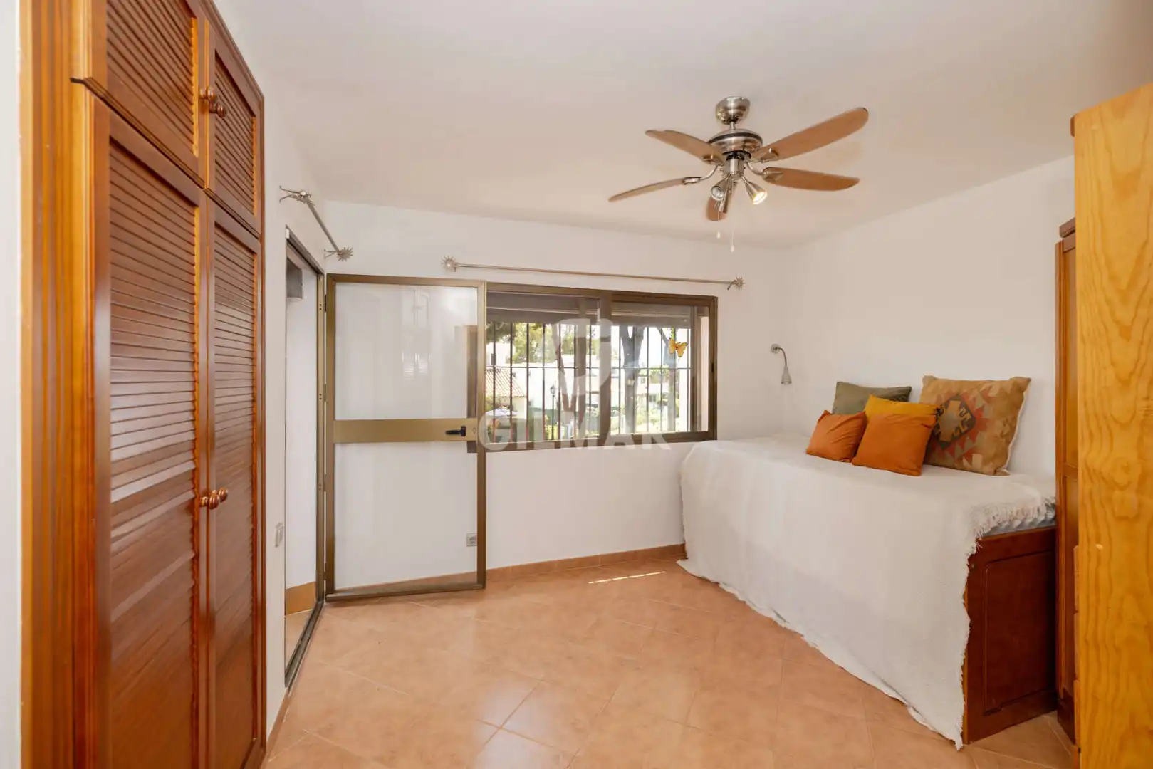Habitación de Casa adosada en venta en Estepona con Jardín privado