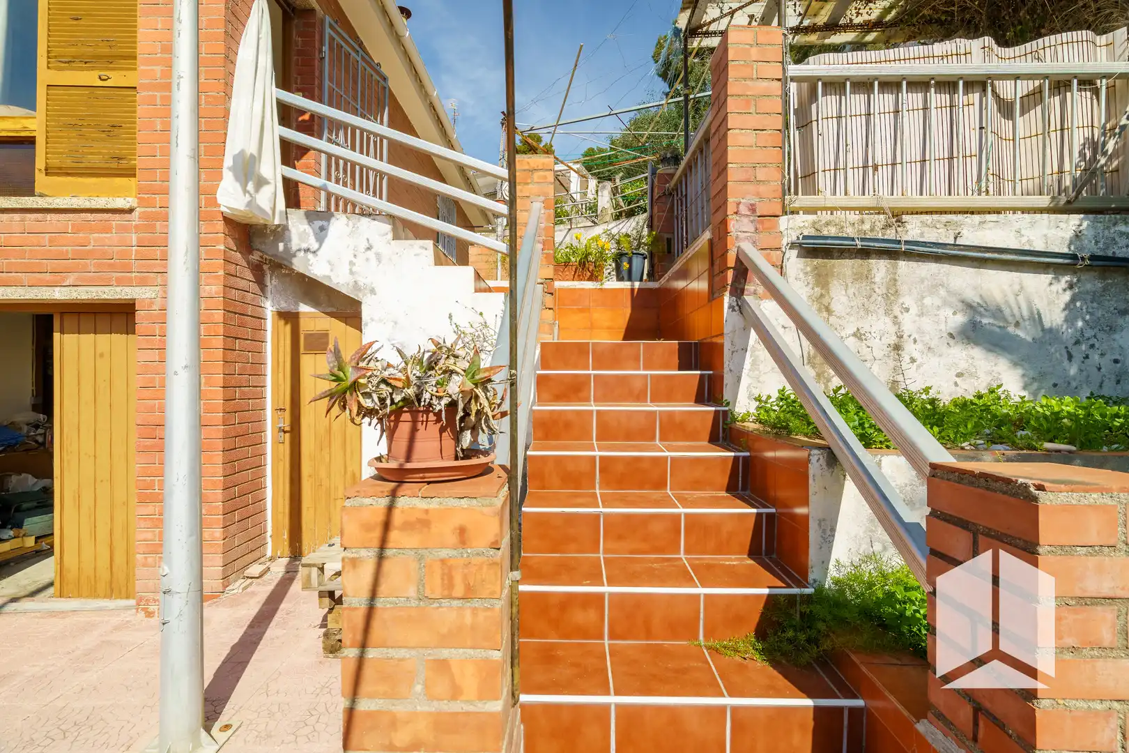 Vista exterior de Casa o chalet en venta en La Bisbal del Penedès con Trastero y Balcón