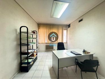 Oficina amb ascensor en venda a Centro - Corte Inglés