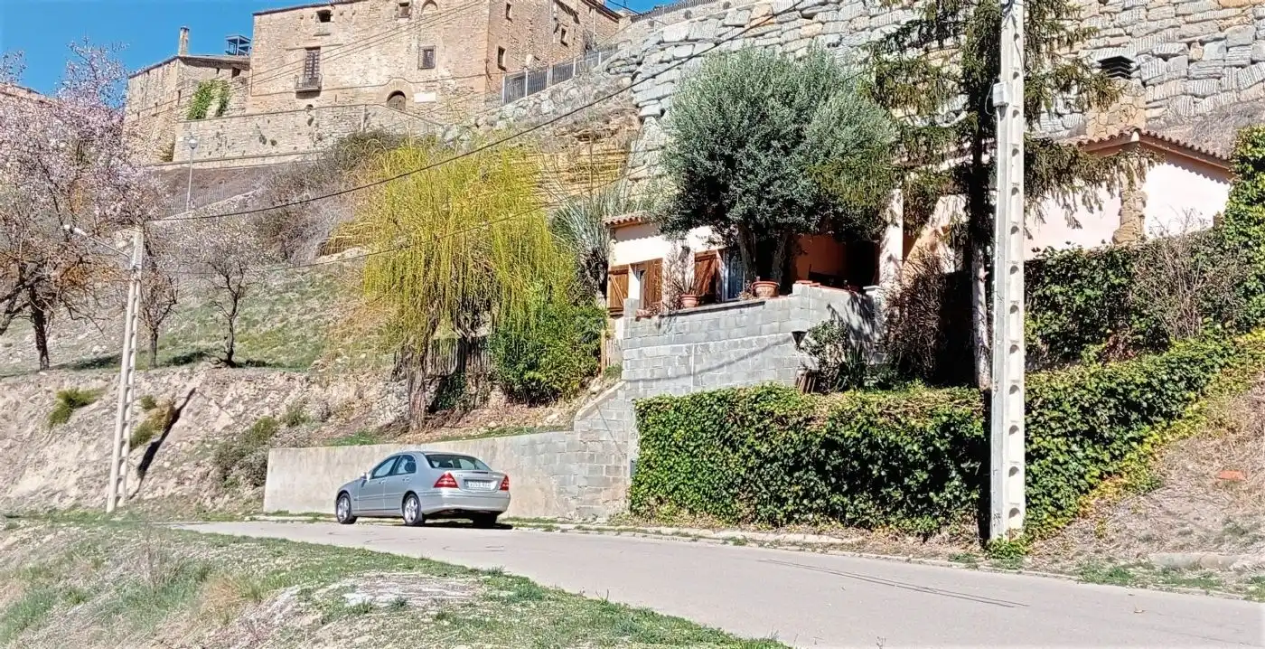 Villa con giardino in vendita a Carrer Mura 32