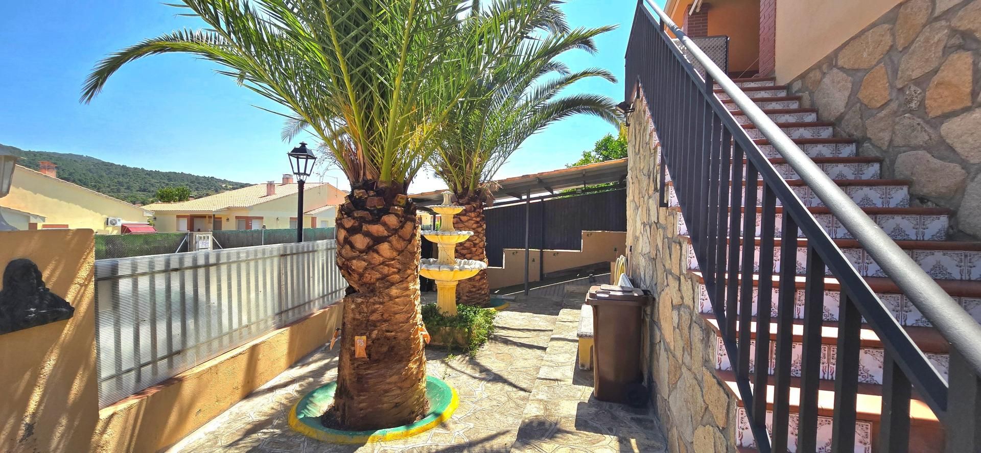 Jardí de Casa adosada en venda en San Martín de Valdeiglesias amb Aire condicionat i Calefacció