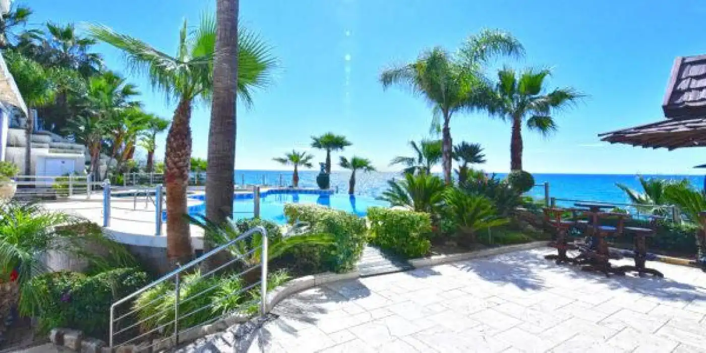 Piscina de Pis en venda en Benalmádena amb Aire condicionat, Terrassa i Alarma