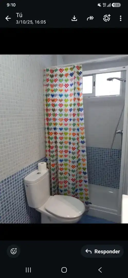 Badezimmer von Wohnung zur Miete in  Huelva Capital mit Klimaanlage und Balkon