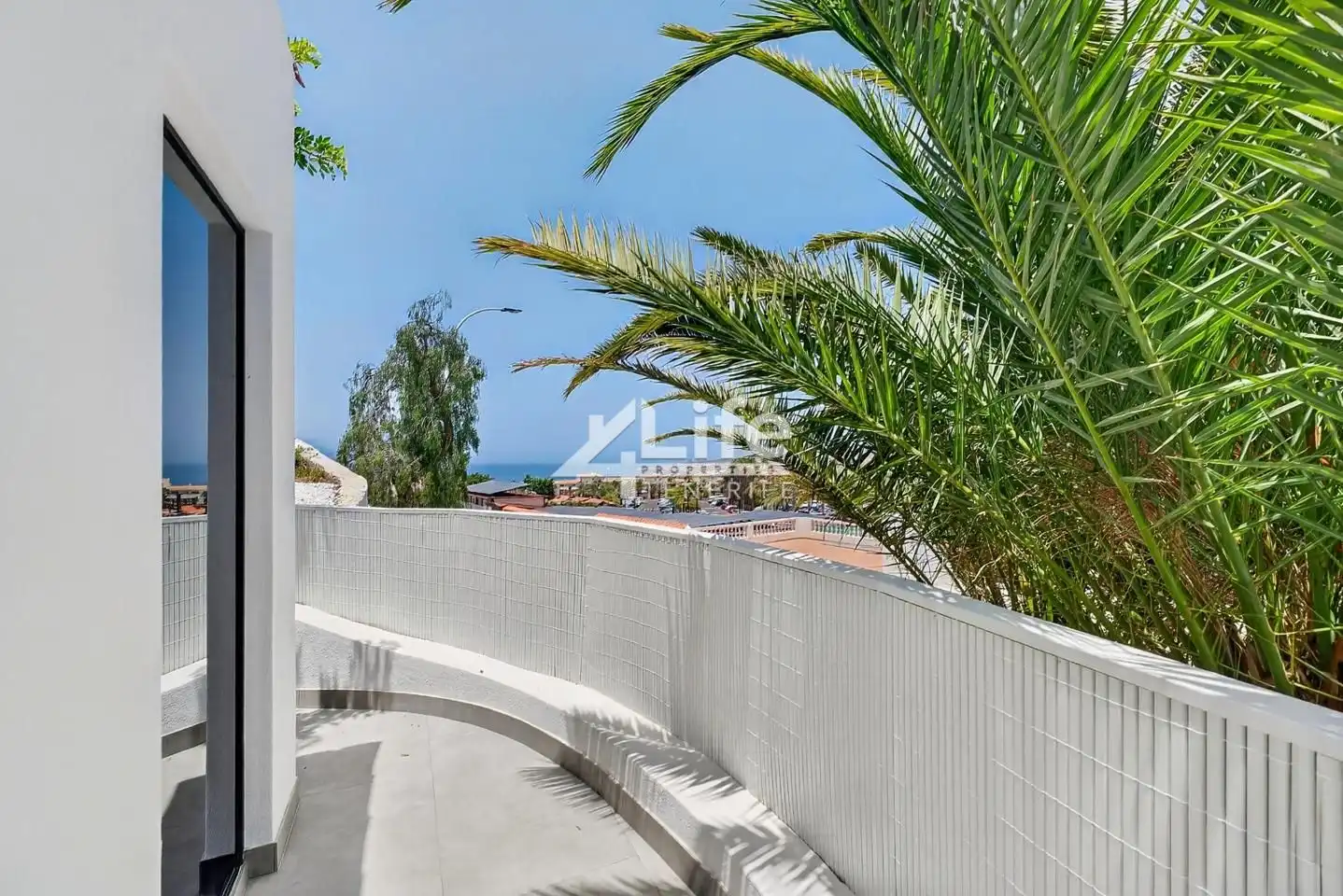 Außenansicht von Wohnung zum Verkauf in Adeje mit Klimaanlage, Privatgarten und Terrasse