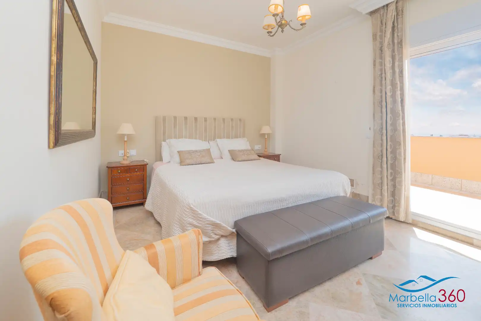 Habitación de Casa adosada en venta en Marbella con Aire acondicionado, Calefacción y Jardín privado