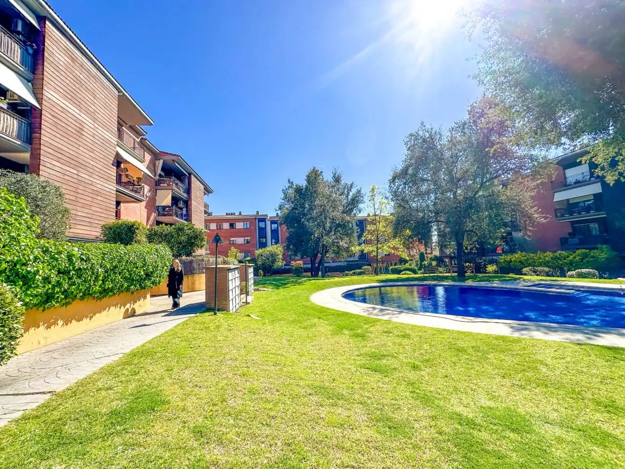 Außenansicht von Wohnung zum Verkauf in Girona mit Heizung, Terrasse und Balkon