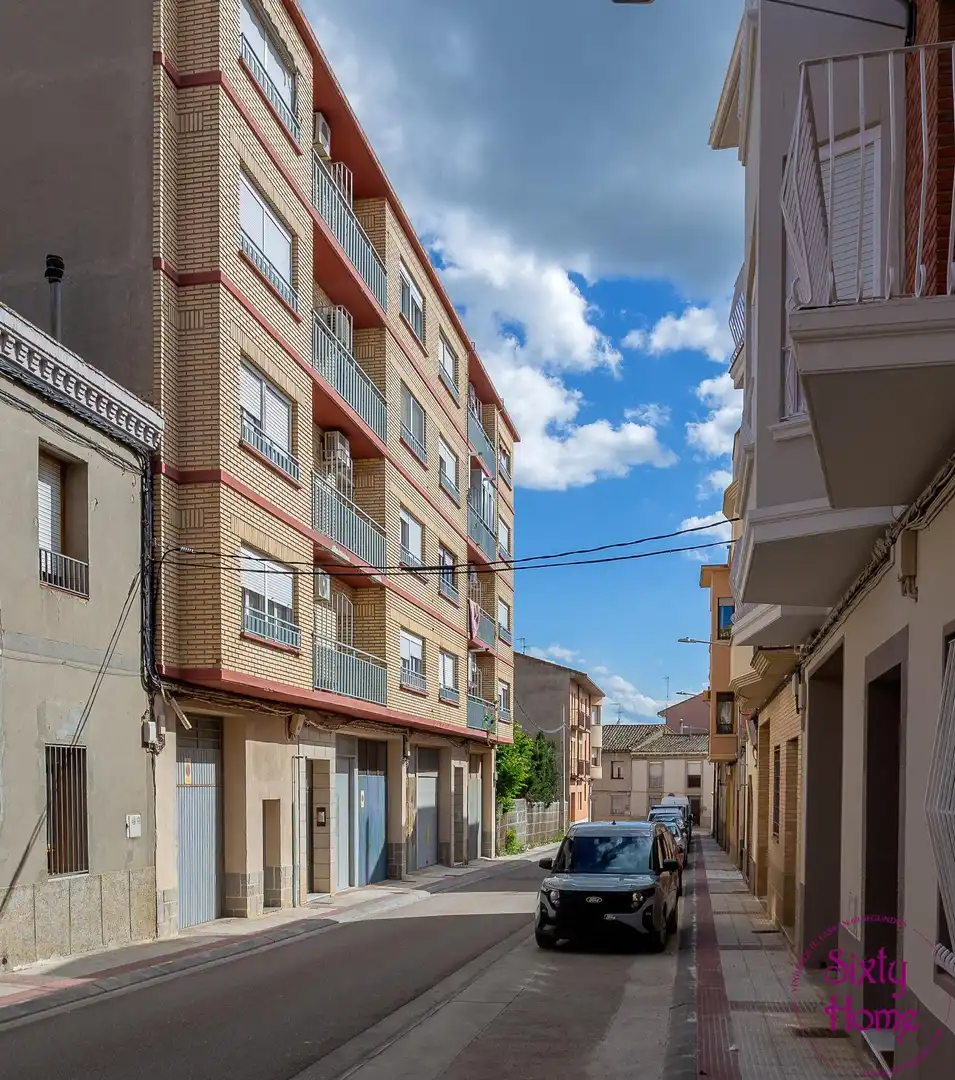 Vista exterior de Piso en venta en Tauste con Calefacción, Parquet y Amueblado