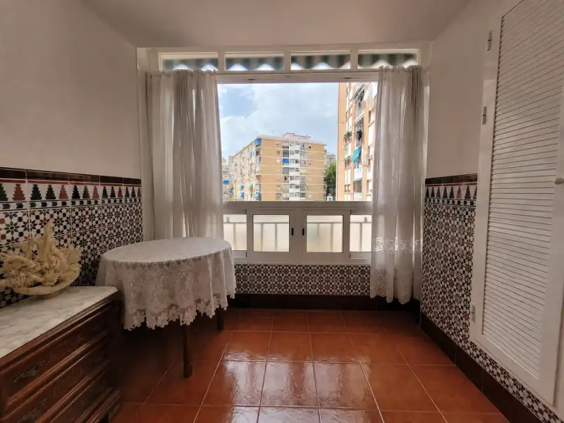 Dormitori de Pis en venda en Málaga amb Terrassa, Forn i Rentadora