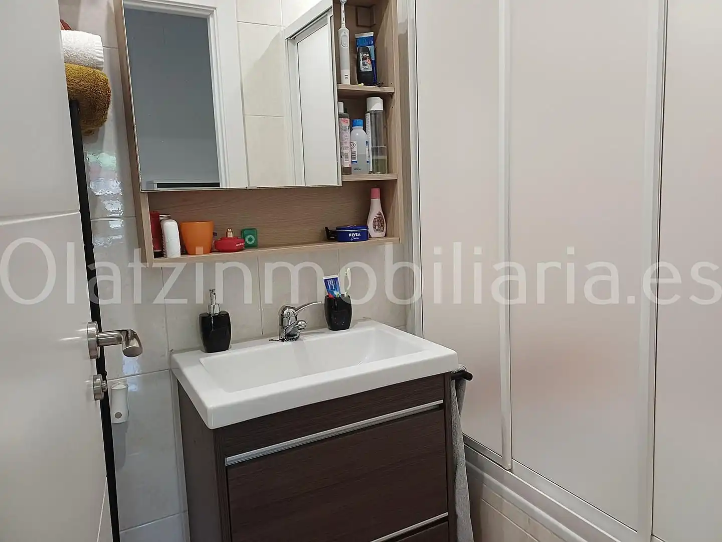 Badezimmer von Wohnung zum Verkauf in Güeñes mit Heizung, Abstellraum und Balkon