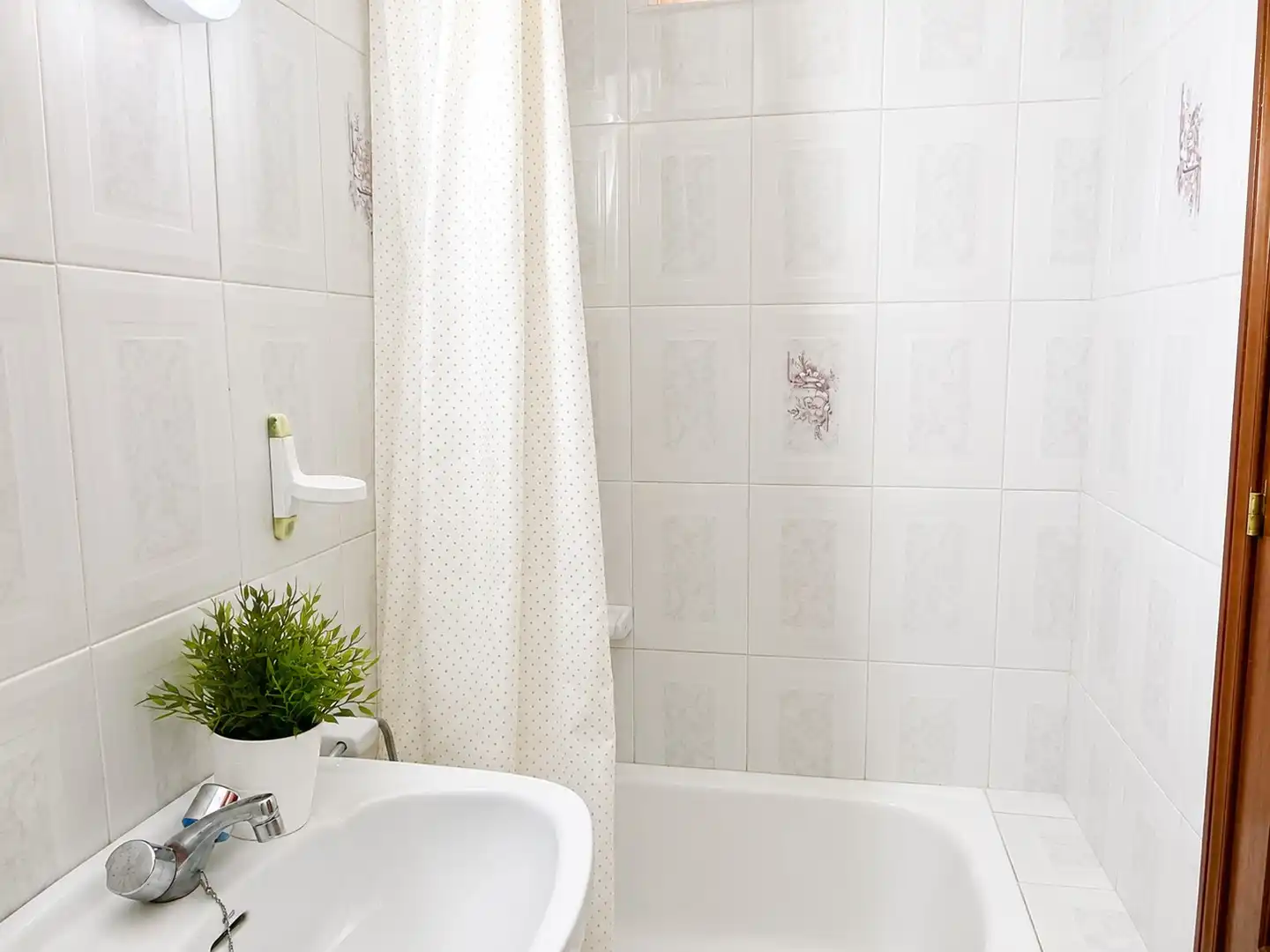 Bathroom of Houses for sale in Chipiona  with Air Conditioner, Terrace and Storage room