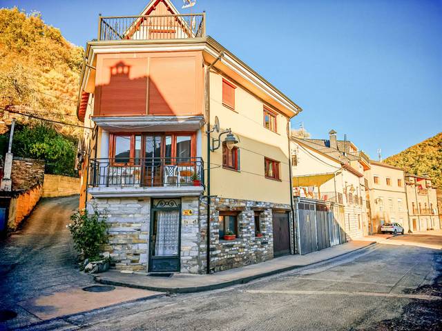 Casa-chalet en Venta en Vega de Valcarce