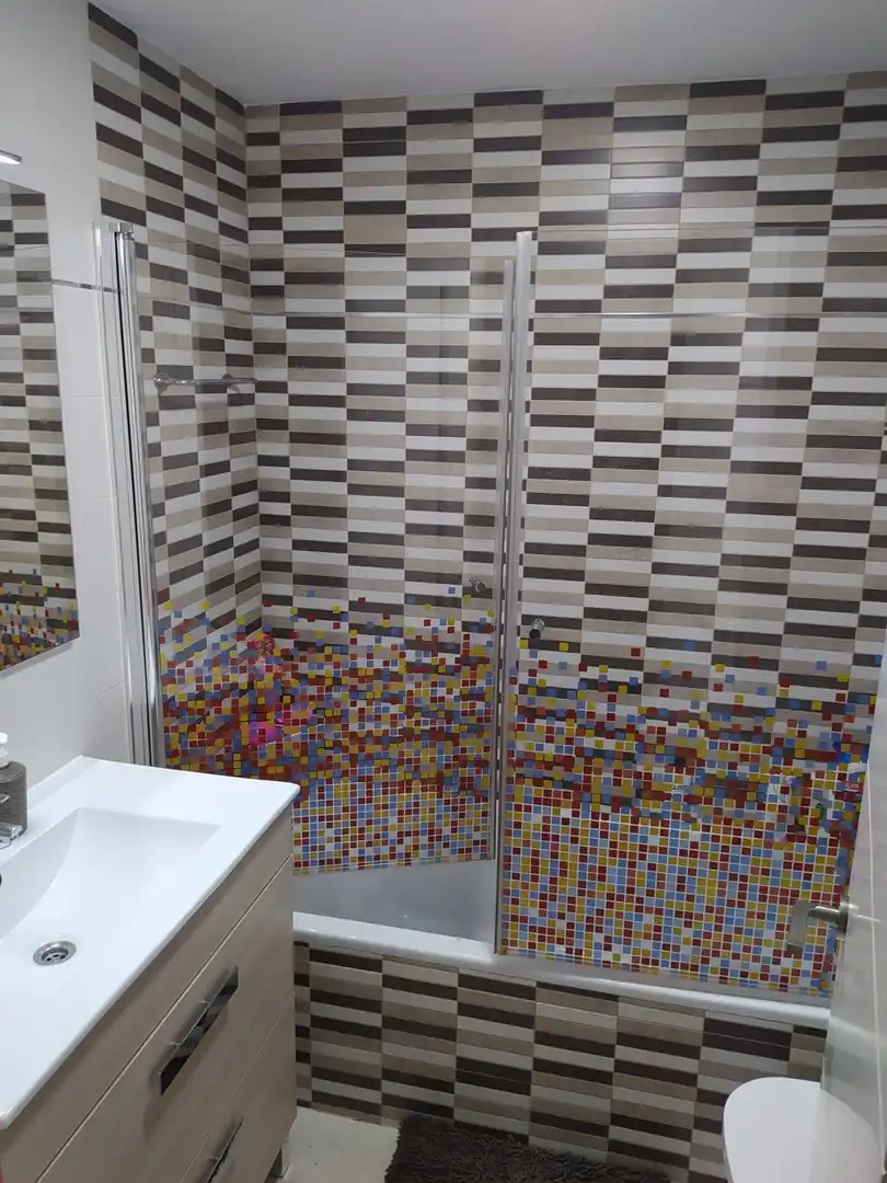 Badezimmer von Wohnung zur Miete in Málaga mit Klimaanlage, Terrasse und Möbliert