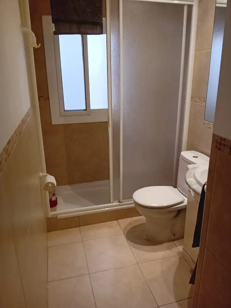 Badezimmer von Wohnung zur Miete in Palamós mit Terrasse und Möbliert