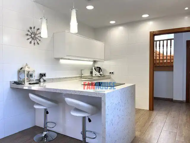 Cocina de Casa o chalet en venta en Gijón  con Calefacción, Terraza y Trastero