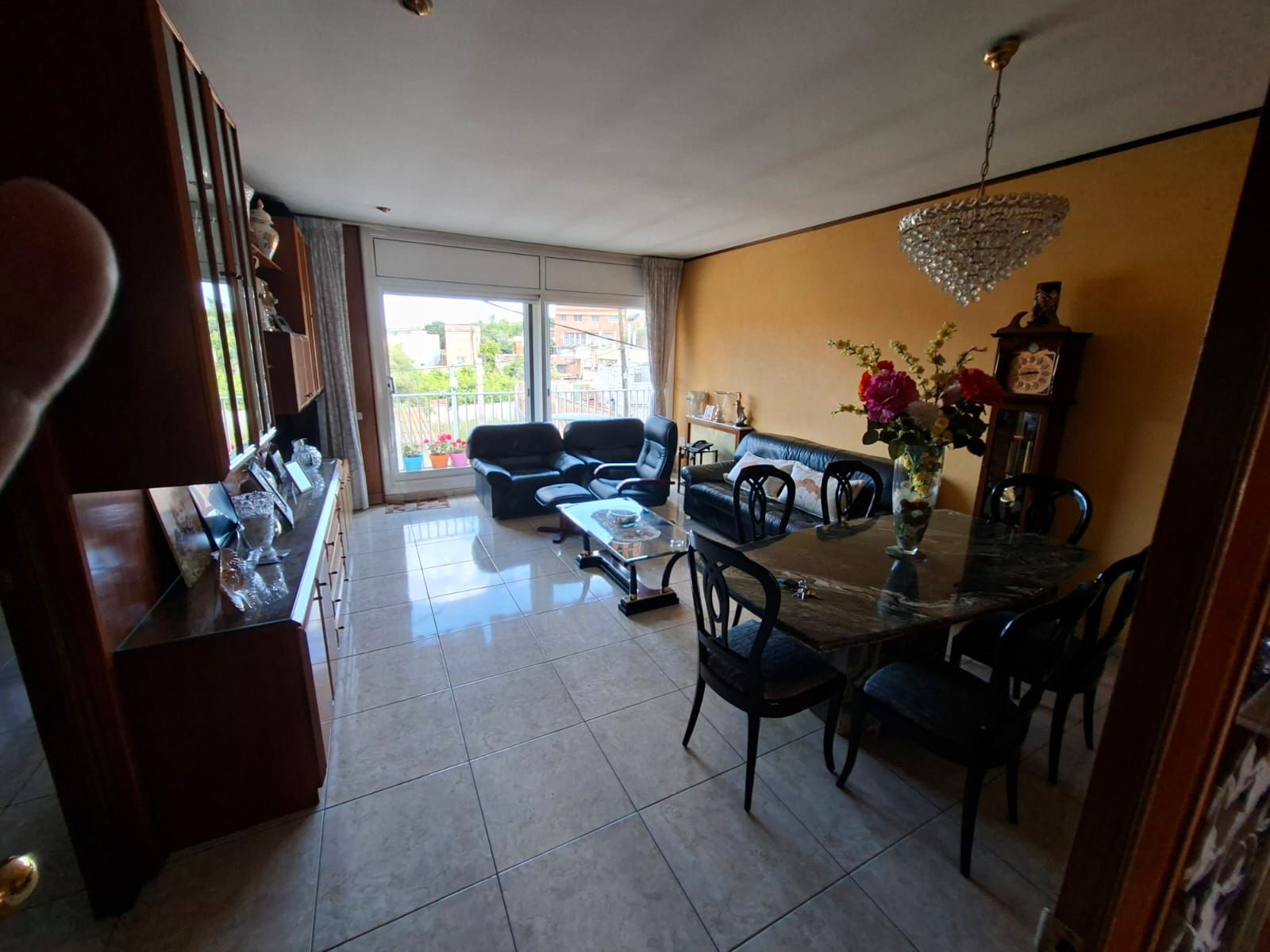 Sala d'estar de Casa o xalet en venda en  Barcelona Capital amb Calefacció, Terrassa i Traster