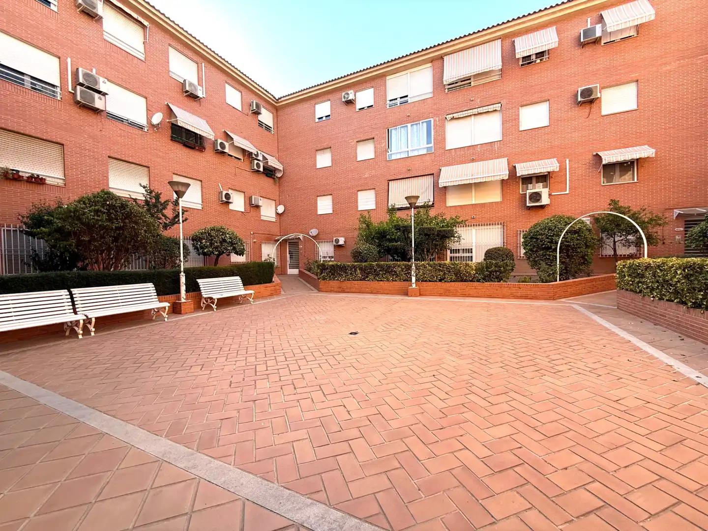 Exterior view of Flat for sale in Granada  with Air Conditioner, Heating and Furnished