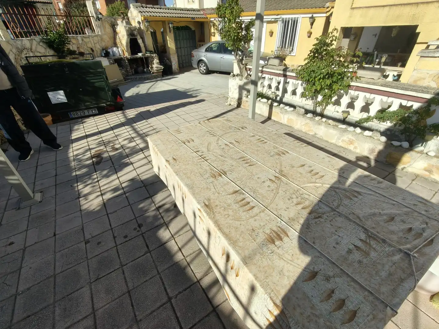 Vista exterior de Casa o xalet en venda en Casarrubios del Monte amb Aire condicionat, Calefacció i Jardí privat
