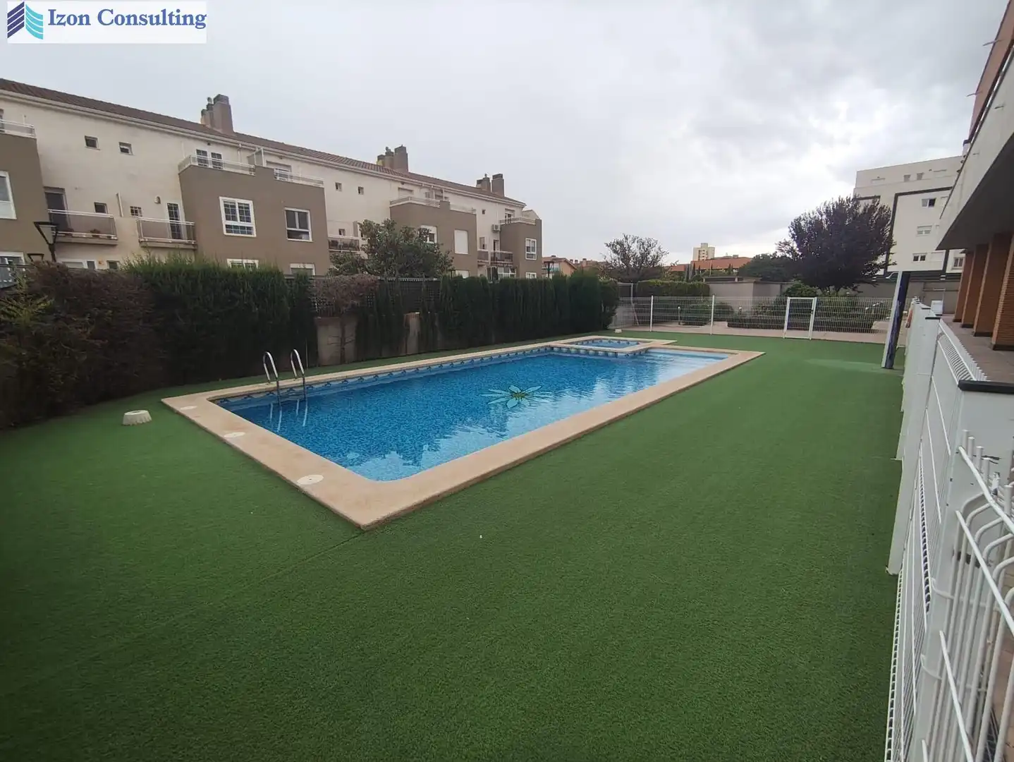 Àtic amb piscina de lloguer a Facultad de Medicina
