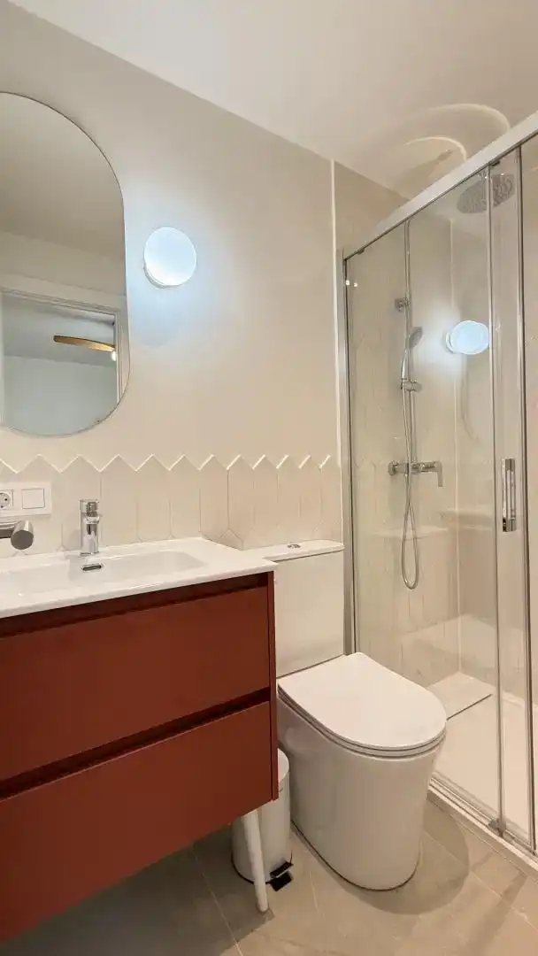 Badezimmer von Wohnung zur Miete in Elche / Elx mit Klimaanlage