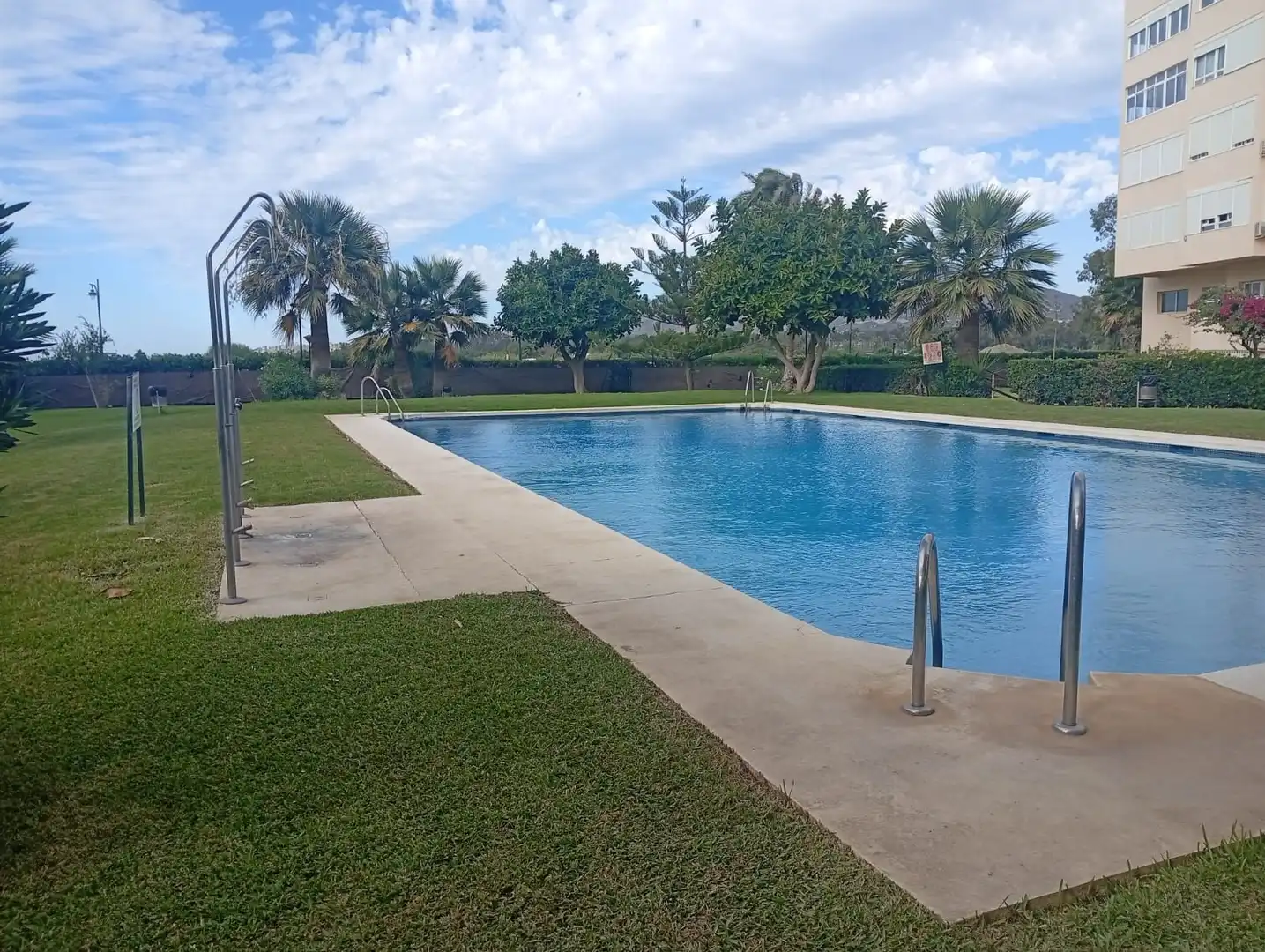 Piscina de Estudio de alquiler en Málaga con Terraza, Amueblado y Piscina comunitaria