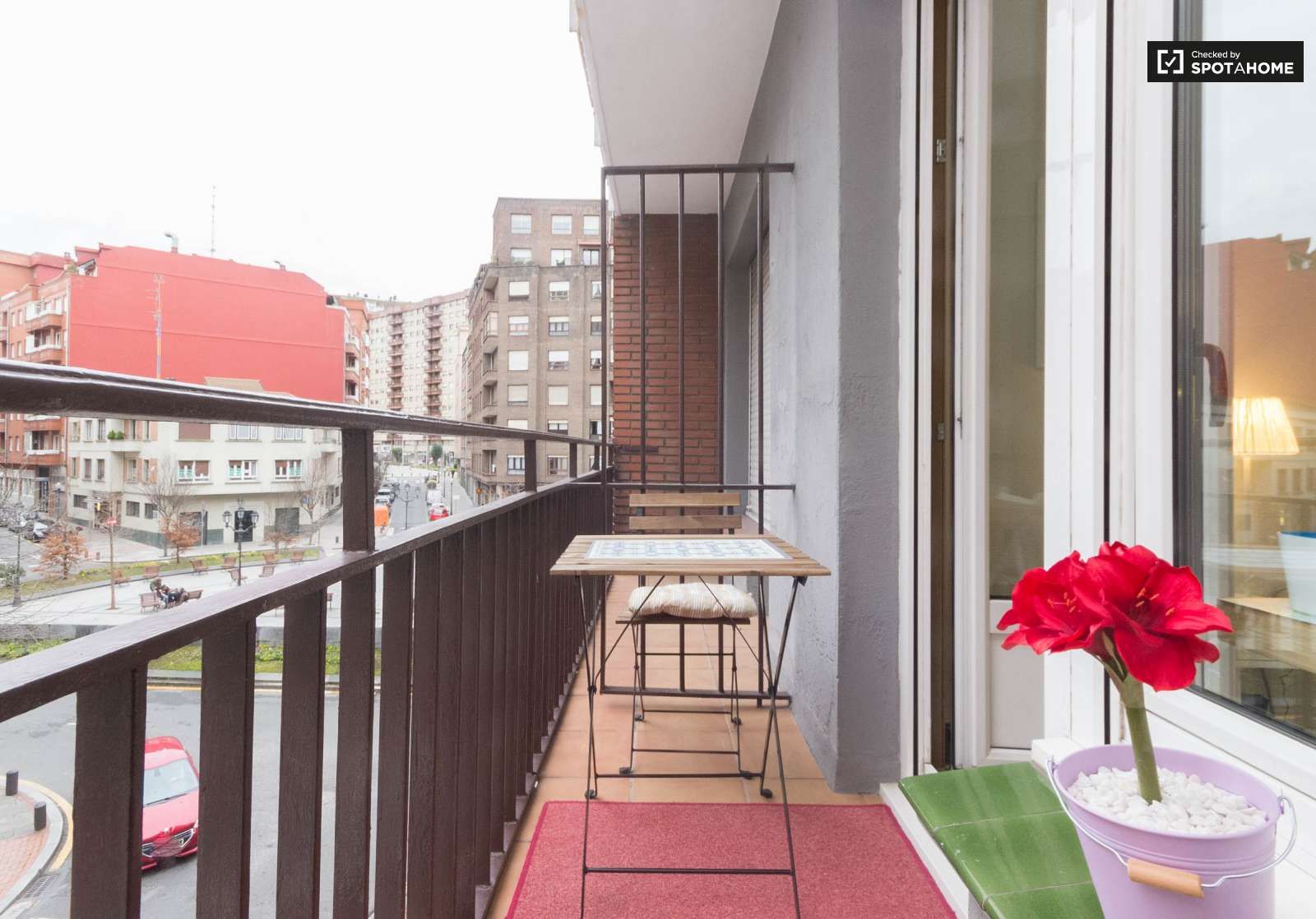 Balcony of Flat to share in Bilbao   with Air Conditioner, Heating and Terrace
