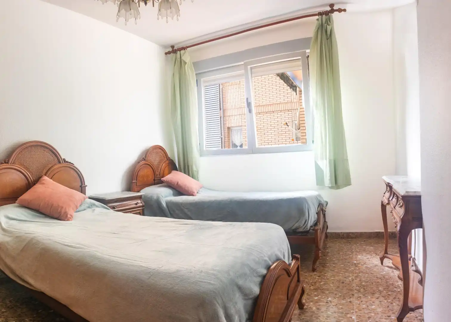 Bedroom of Flat for sale in Zaragoza  with Air Conditioner, Heating and Storage room
