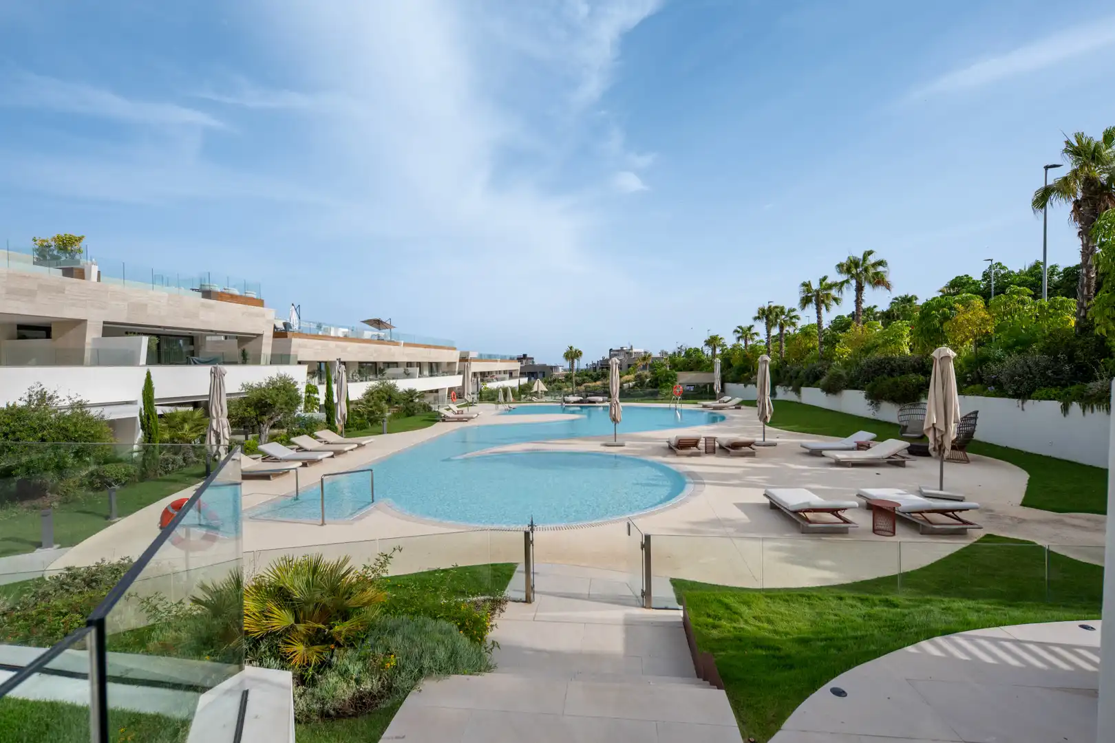 Piscina de Planta baixa en venda en Marbella amb Aire condicionat, Calefacció i Terrassa