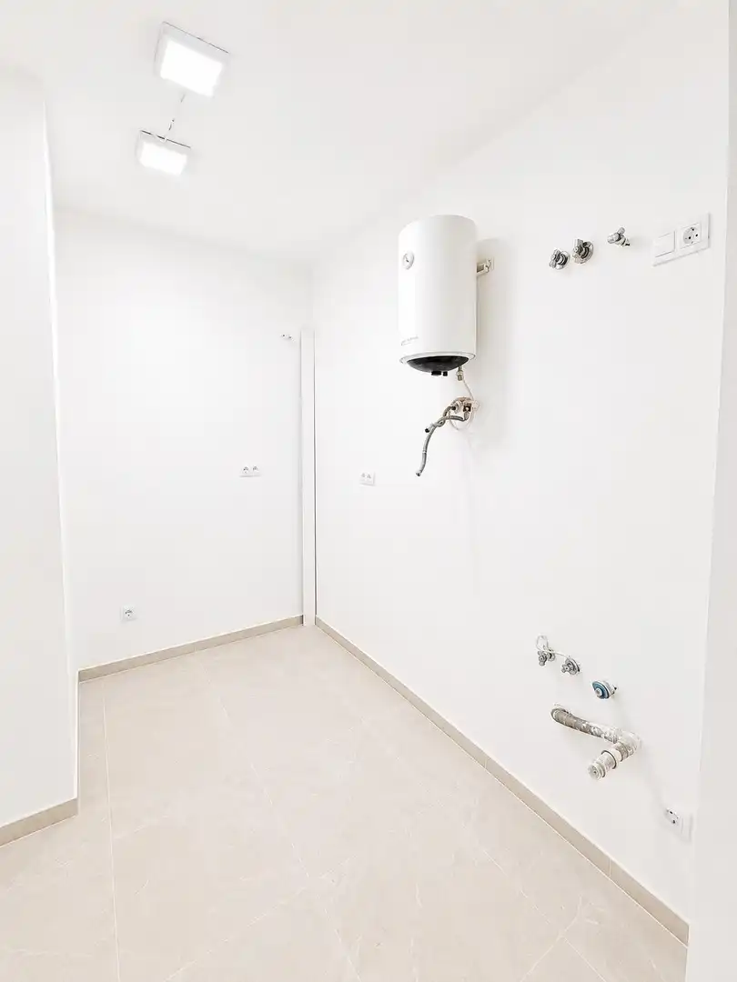 Bany de Planta baixa en venda en Málaga amb Aire condicionat