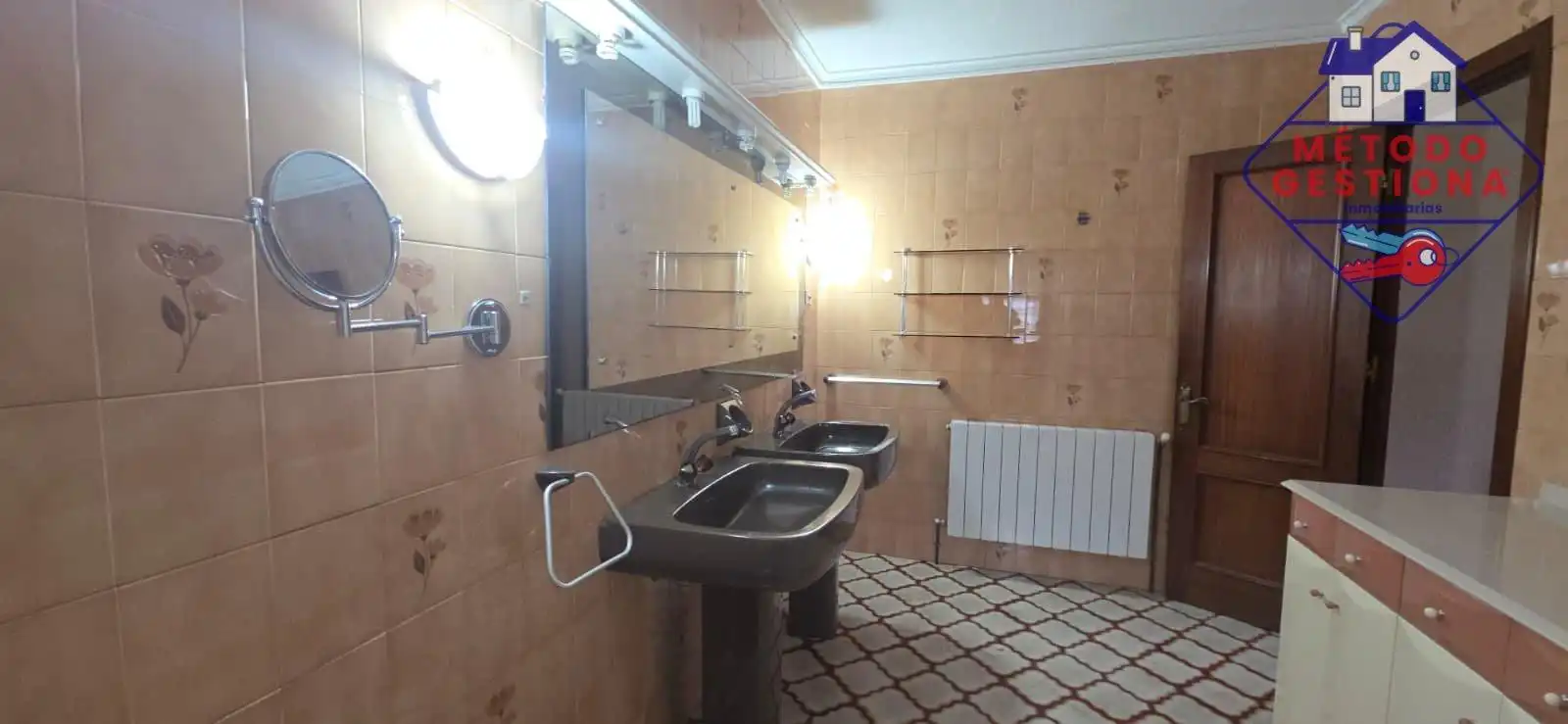 Baño de Casa o chalet en venta en Camargo con Jardín privado y Piscina