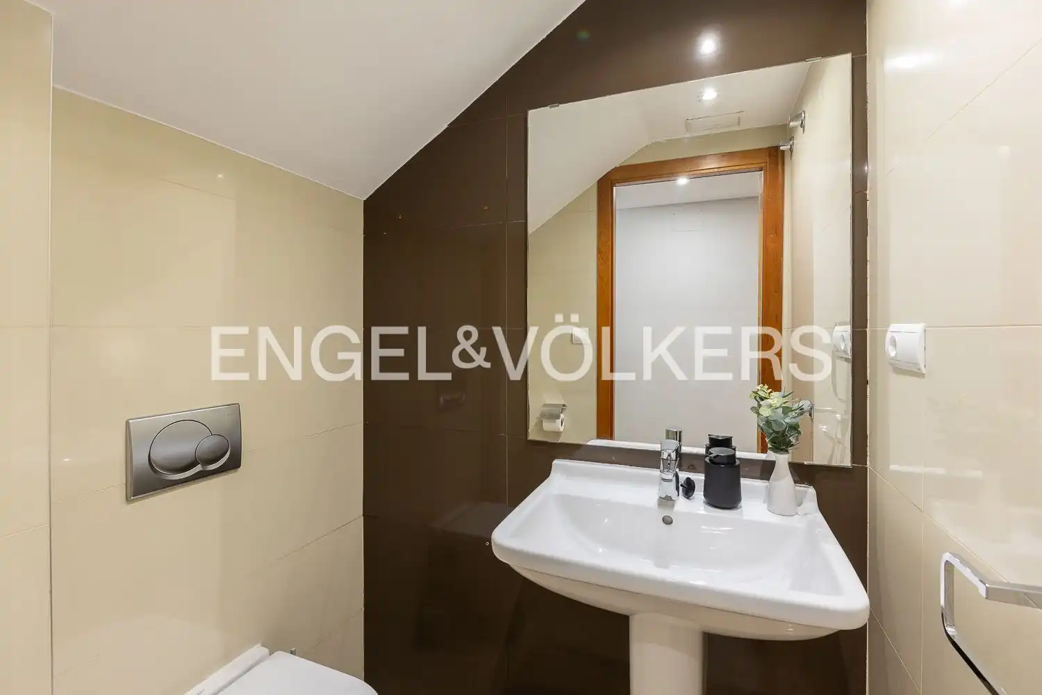 Baño de Dúplex en venta en Valencia con Aire acondicionado, Calefacción y Jardín privado