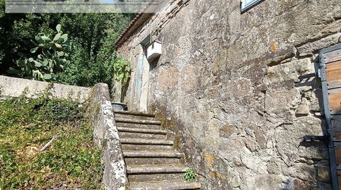 Se vende casa con jardín en Bretal
