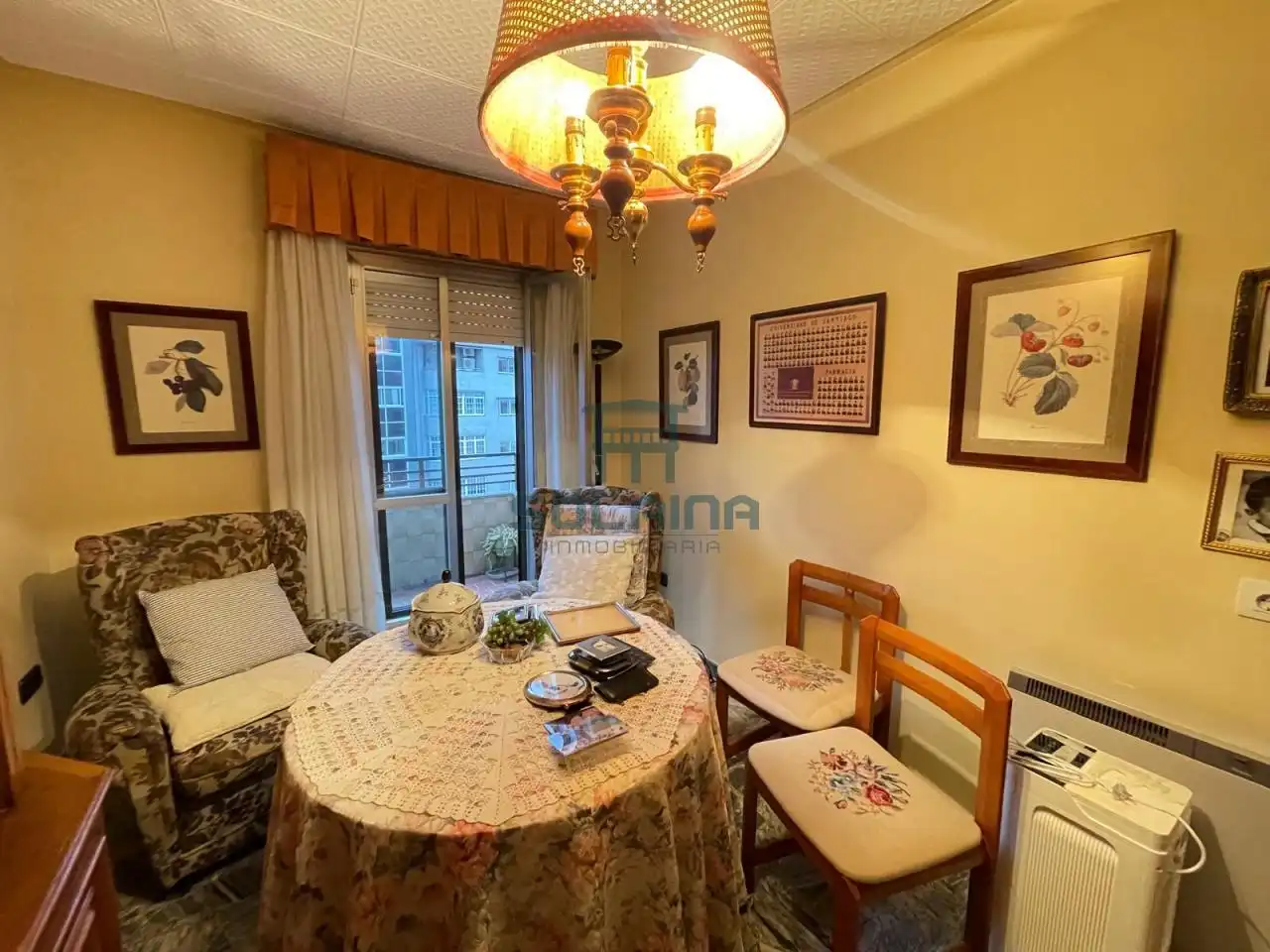 Comedor de Piso en venta en Ourense Capital  con Calefacción, Parquet y Balcón