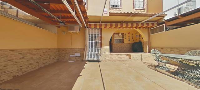 Casa adosada en Venta en Urbadiez - Entrepuentes