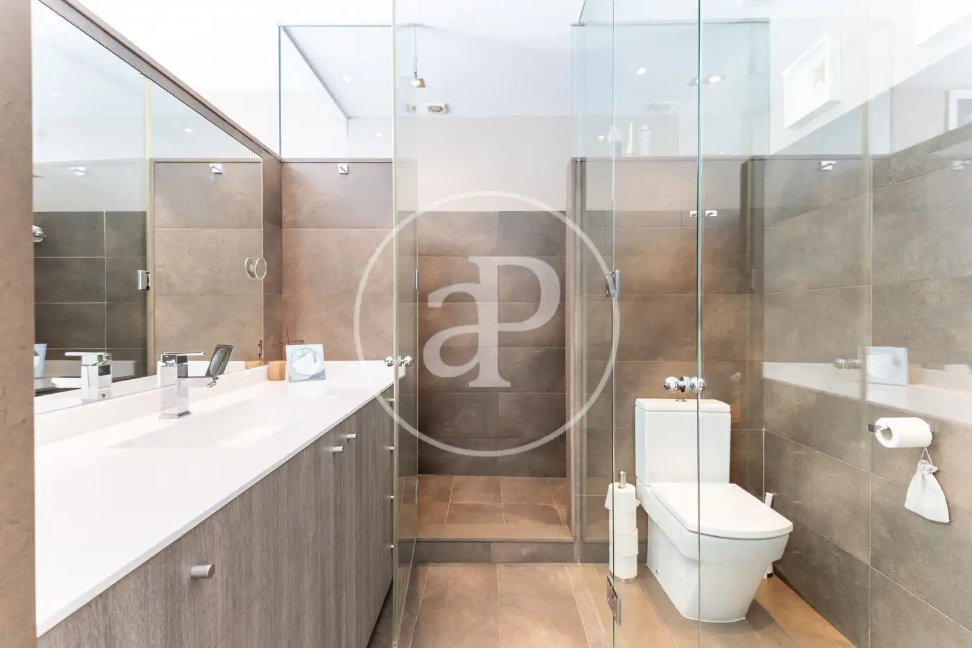 Bathroom of Houses for sale in Sant Cugat del Vallès  with Air Conditioner, Heating and Private garden