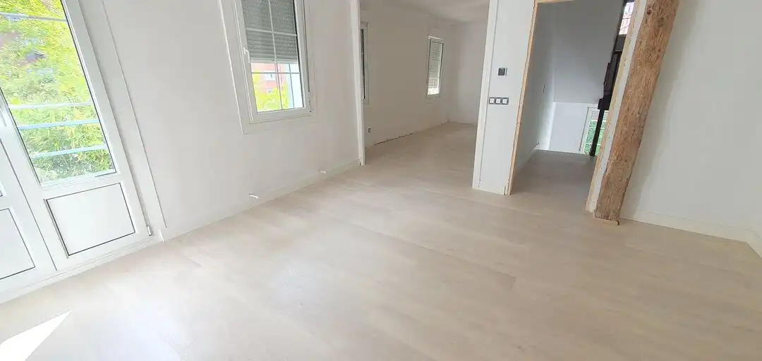 Sala d'estar de Casa adosada en venda en Bilbao  amb Aire condicionat, Calefacció i Jardí privat
