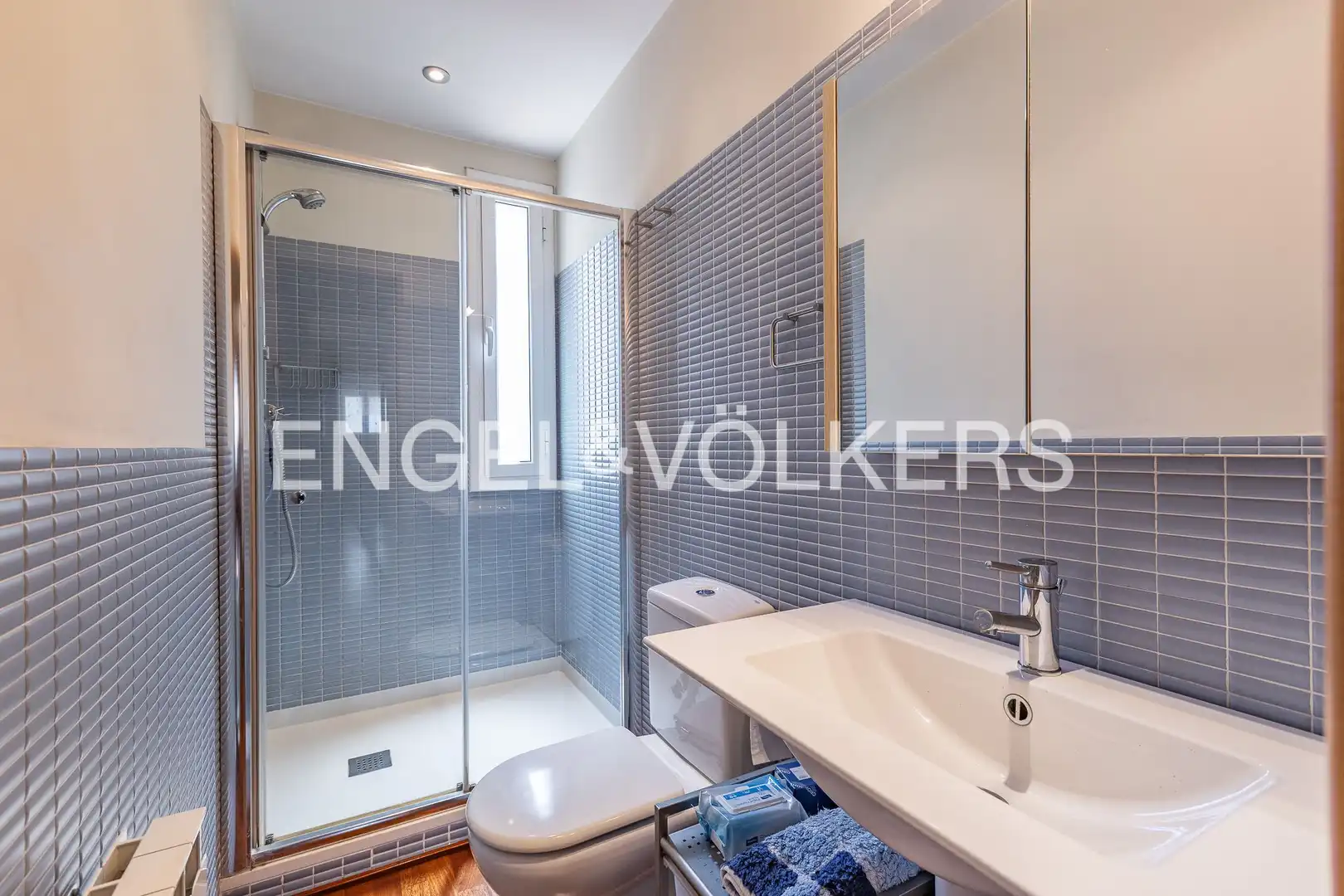 Baño de Casa adosada en venta en Sabadell con Aire acondicionado, Calefacción y Parquet