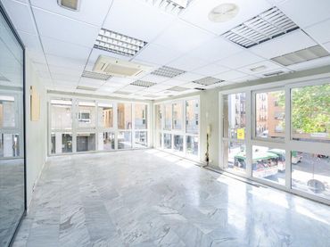 Office space with lift to rent in Centro