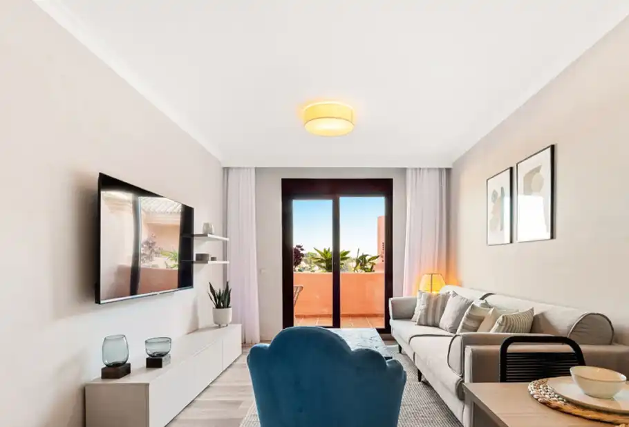 Sala d'estar de Pis en venda en Estepona amb Moblat, Forn i Rentadora