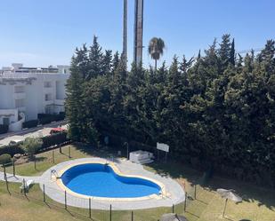 Piscina de Dúplex en venda en Estepona amb Terrassa i Piscina