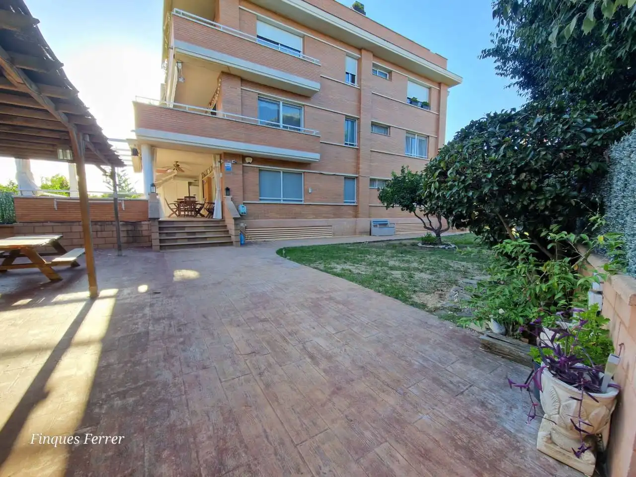Vista exterior de Piso de alquiler en Cubelles con Aire acondicionado, Calefacción y Jardín privado