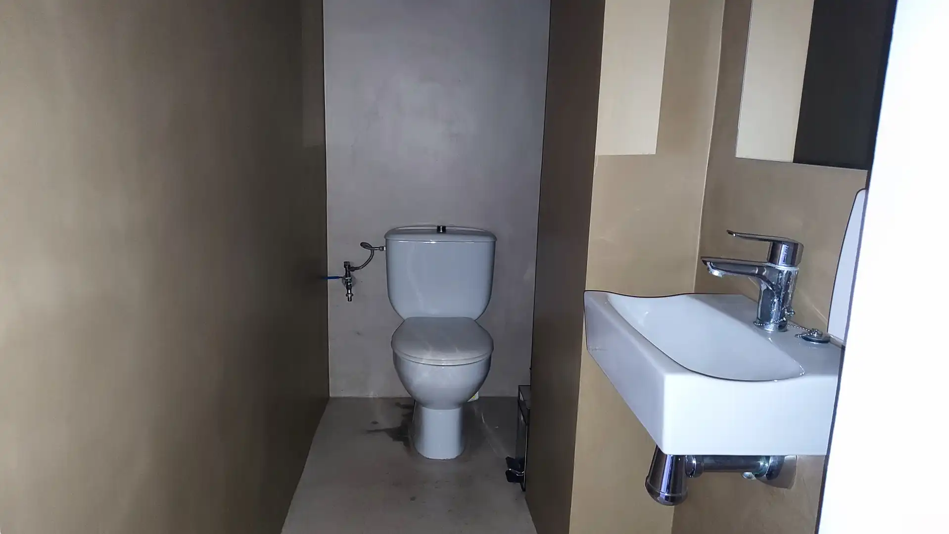 Badezimmer von Geschaftsraum zur Miete in Almería