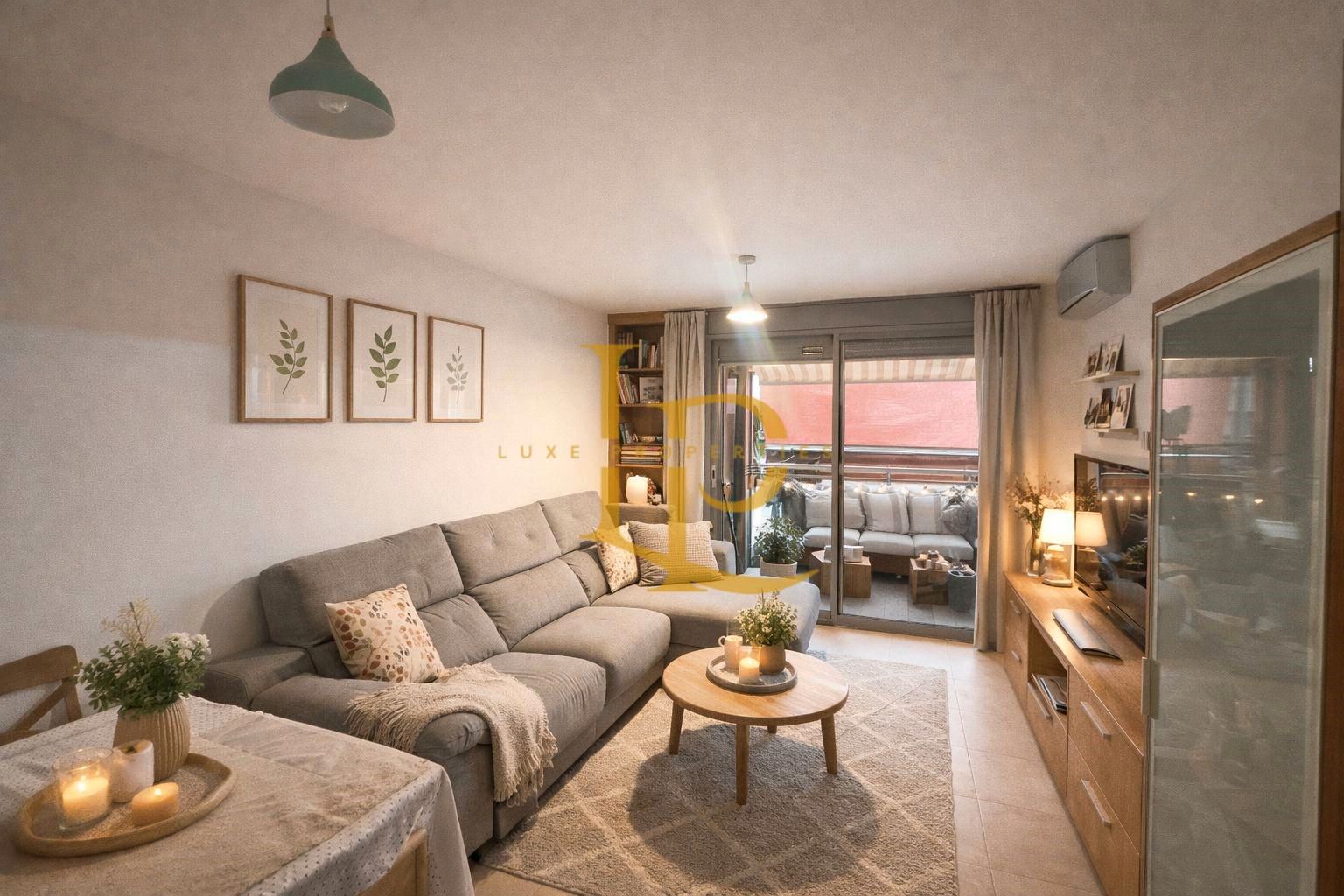 Sala d'estar de Pis en venda en Rubí amb Aire condicionat, Calefacció i Jardí privat