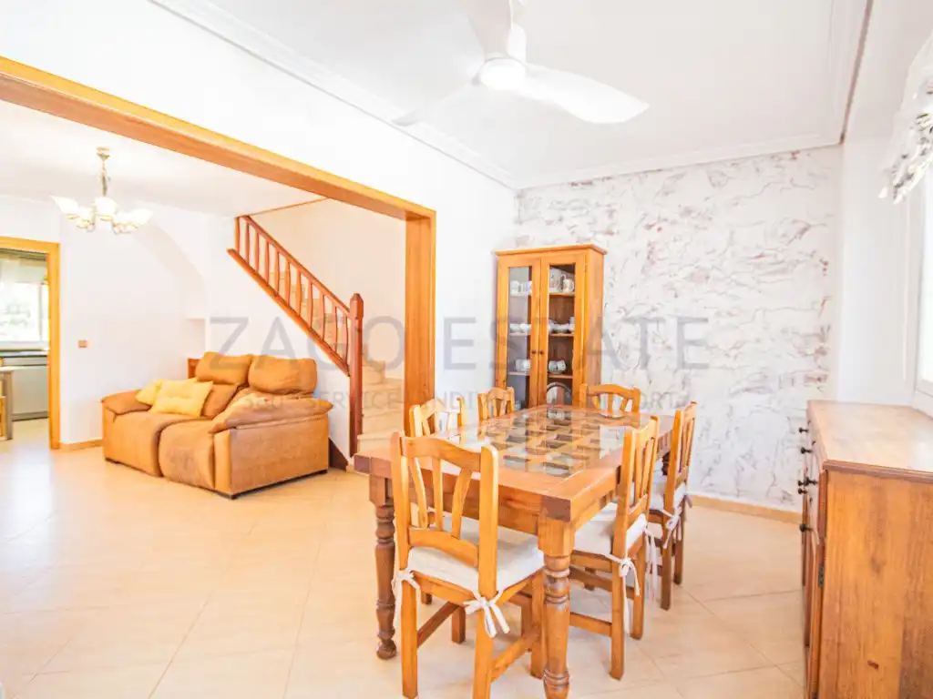 Comedor de Casa adosada en venta en La Nucia con Jardín privado, Amueblado y Horno