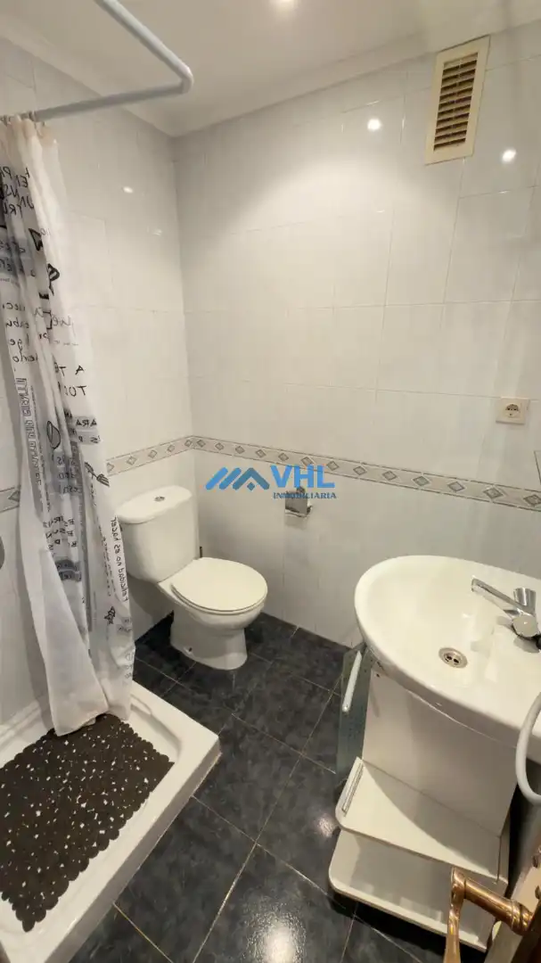 Baño de Piso de alquiler en Castro-Urdiales con Calefacción, Terraza y Amueblado