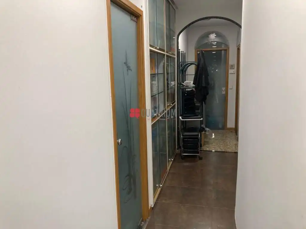Commercial properties for sale in Santiago de Compostela   with Air Conditioner and Furnished