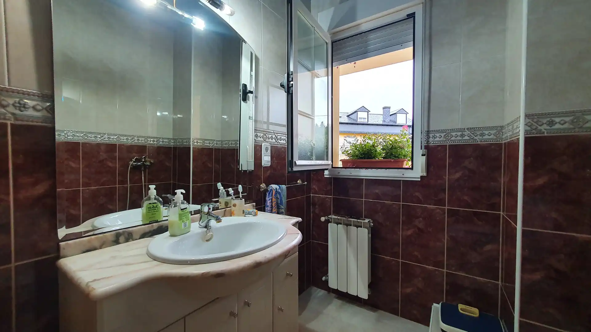 Baño de Casa o chalet en venta en Vega de Espinareda con Calefacción, Jardín privado y Terraza