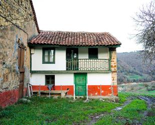 Exterior view of House or chalet for sale in Arenas de Iguña  with Private garden and Storage room