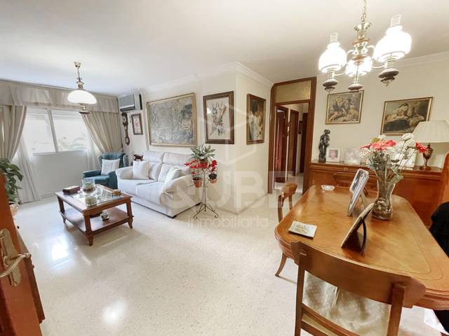 Piso en Venta en Calle ANGOSTA DEL CARMEN en Perchel Sur - Plaza de Toros Vieja