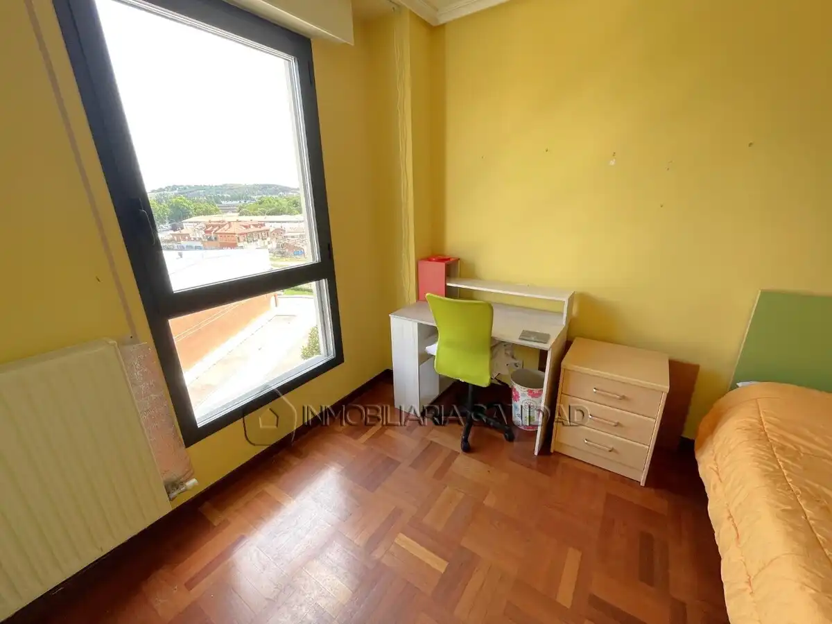 Bedroom of Flat for rent in Burgos  with Heating and Furnished