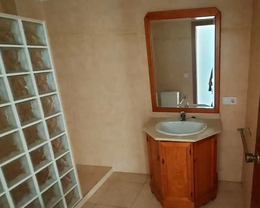 Baño de Piso en venta en Valencia con Horno y Balcón